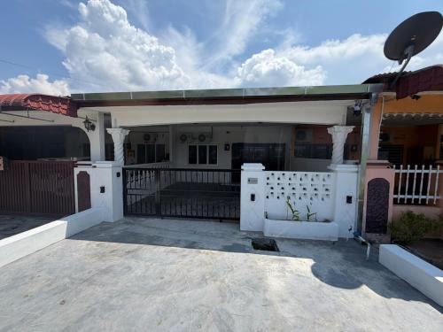 Sungai Siput House | Newly Reno Terrace House Villa