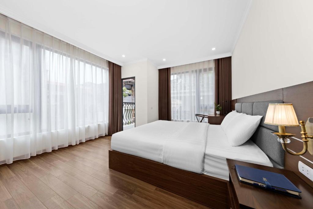 Dich Vong Hau Apartment | Newsky Serviced Apartment