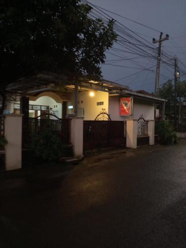 Semarang House | Ngijo Homestay Kost TaniaAlexa
