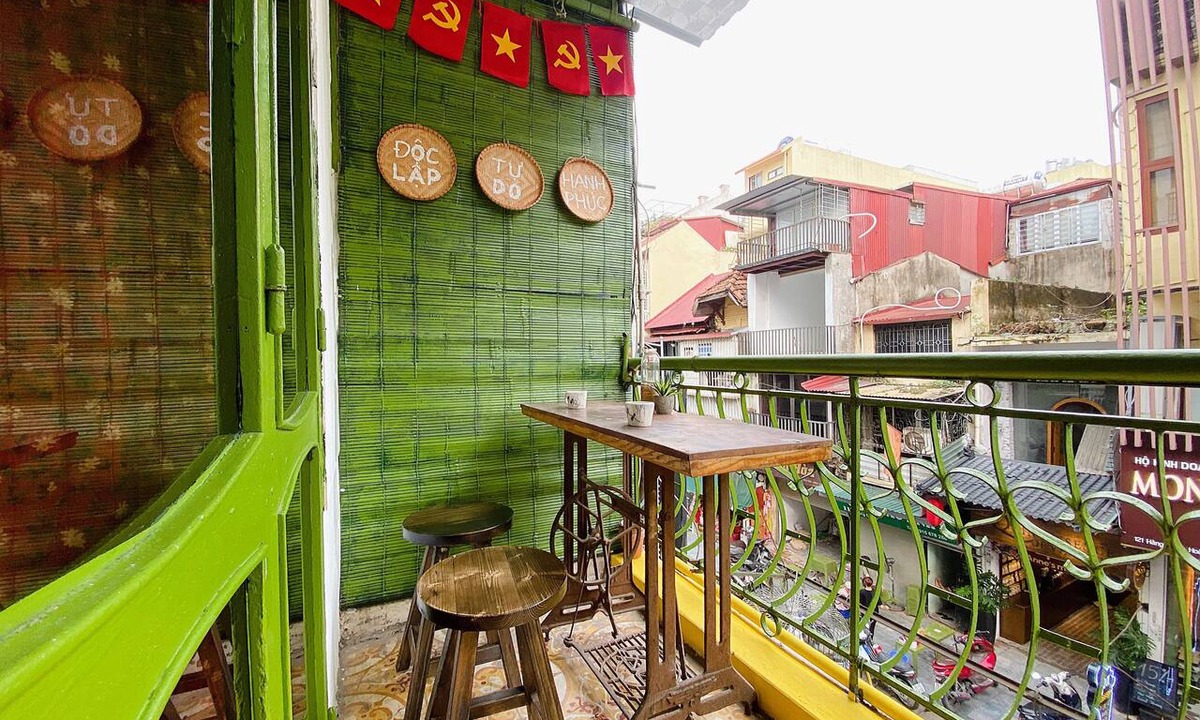 Old Quarter Apartment | Night Market View Apartment, Inside Walking Street, Large Balcony, Max 5