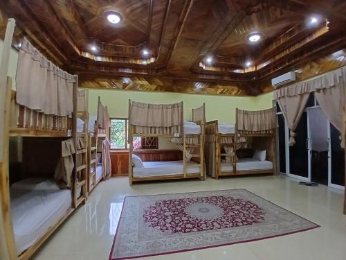Nong Khiaw Hostel | Nongkhiew Heaven Backpackers Hostel & Tours
