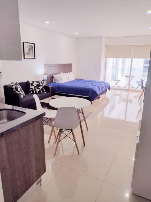 Roma Norte Apartment | Nuevo! Loft hermoso con alberca. Wi-Fi Rapido.