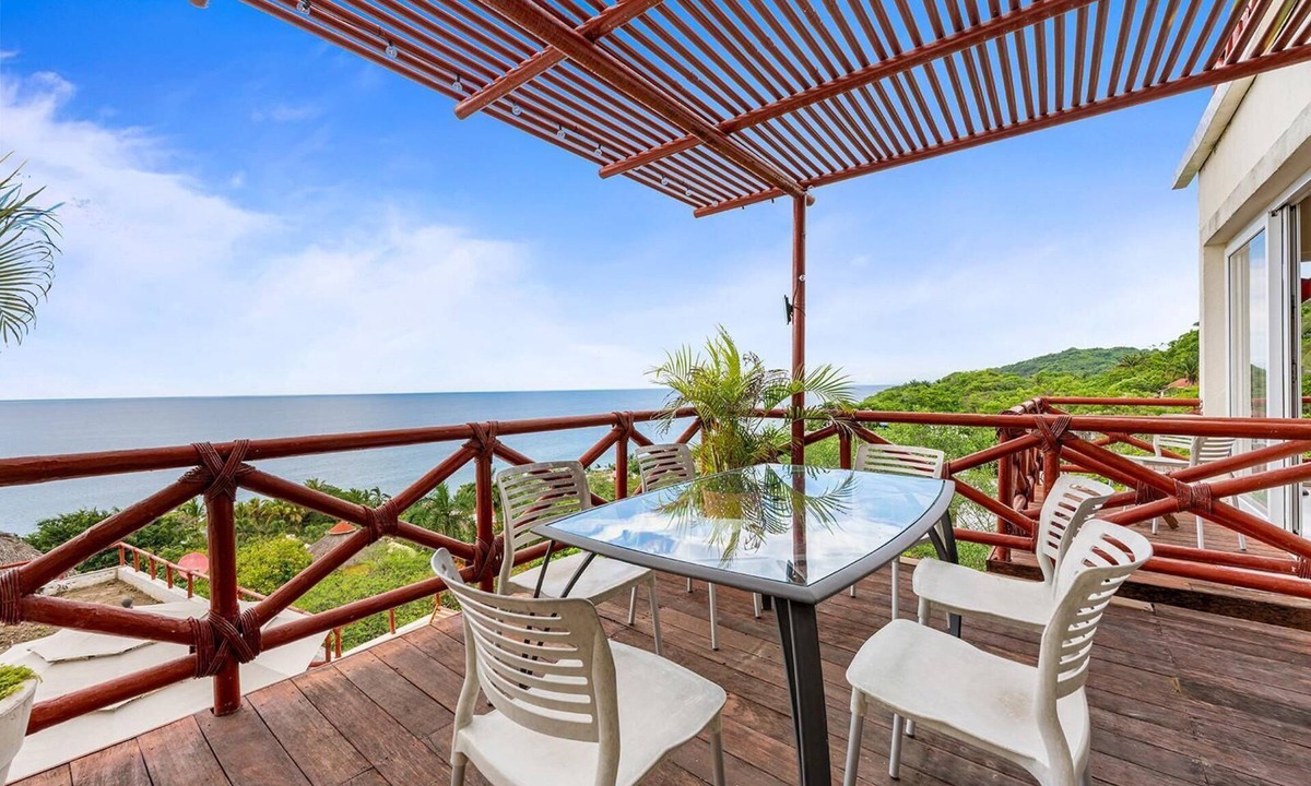 Acaponeta Condo | Ocean View 3BR Condo, Pool, Walk to Beach at Pájaro de Fuego | Casa Vista Ballena