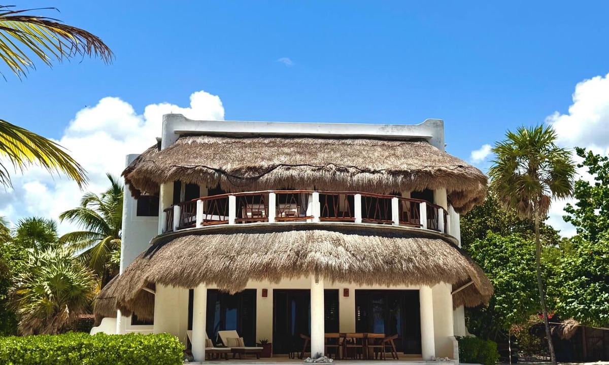 Majahual House | Oceanfront Villa: Casona Palms on Private Beachfront