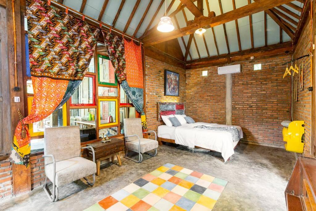 Banjarasri House | Omah Dhalang, Ethnic Java House with Nature View
