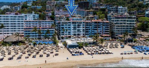 Amapas Apartment | one Beach st hotel - beach Front 2BD 2BA WITH BALCONY in Zona Romantic Puerto Vallarta