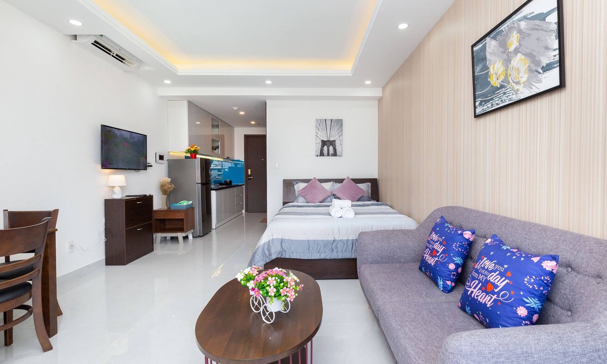 Phu Nhuan Apartment | Orchad Apartment 1BR near aiport, free POOL, GYM, BBQ.