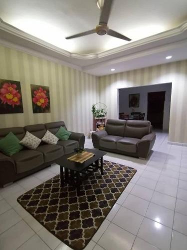 Puchong House | Orked Aeridina Homestay Puchong