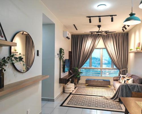 Bandar Baru Bangi Apartment | Ostia New Designer Spacious 4 BR w Netflix & Wifi