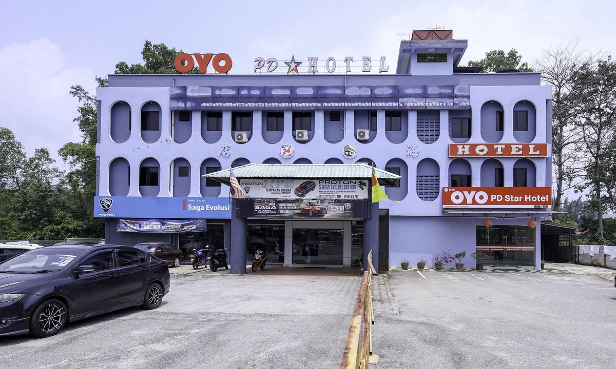 Taman Mewah Hotel | OYO 1136 PD Star Hotel