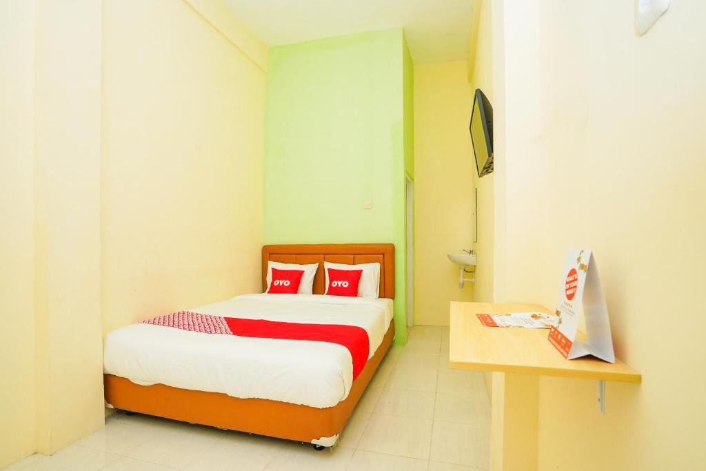 Waru Hotel | OYO 1367 Banuwa Residence Syariah