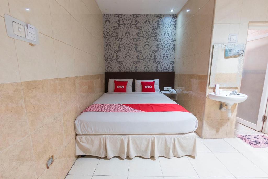 Makassar Hotel | OYO 1702 Harmoni Inn Makassar