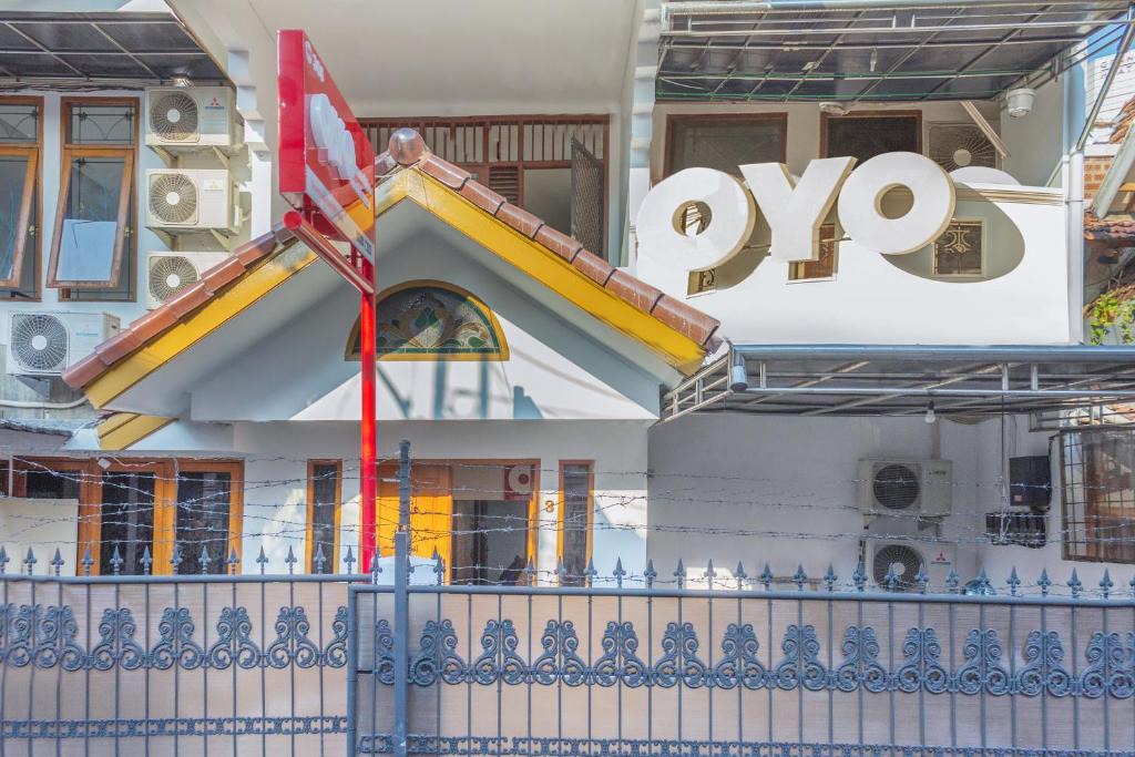 Kebon Kacang Hotel | OYO 366 Thamadhiro Residence