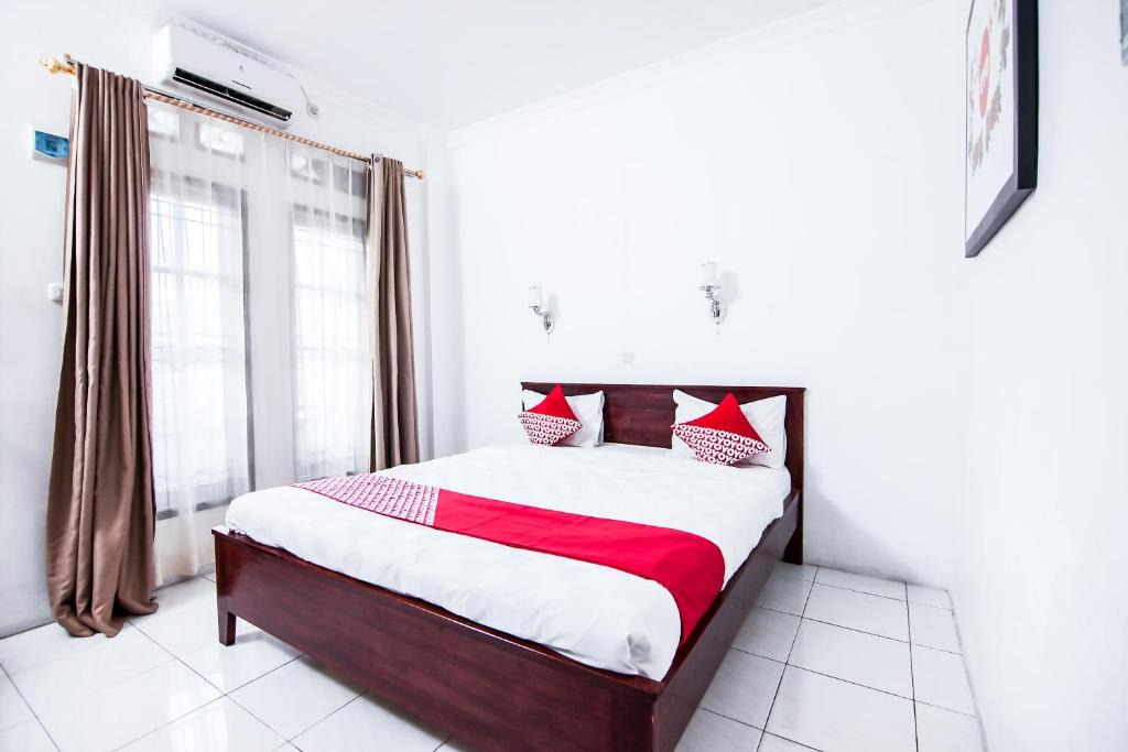 Pematangsiantar Hotel | OYO 796 Penginapan Fergael