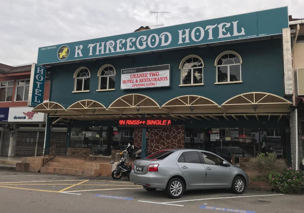 Taman Perling Hotel | OYO 90487 K Threegod Hotel
