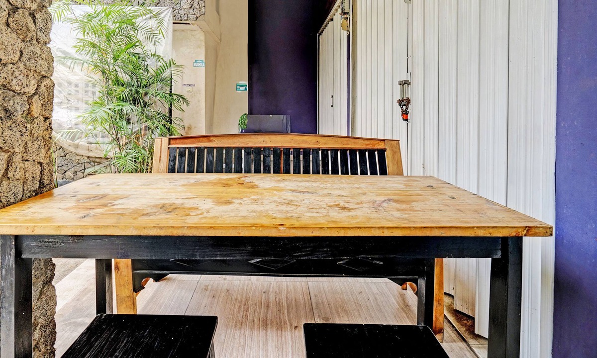 Cikampek Hotel | OYO 93328 Graha Citra Syariah