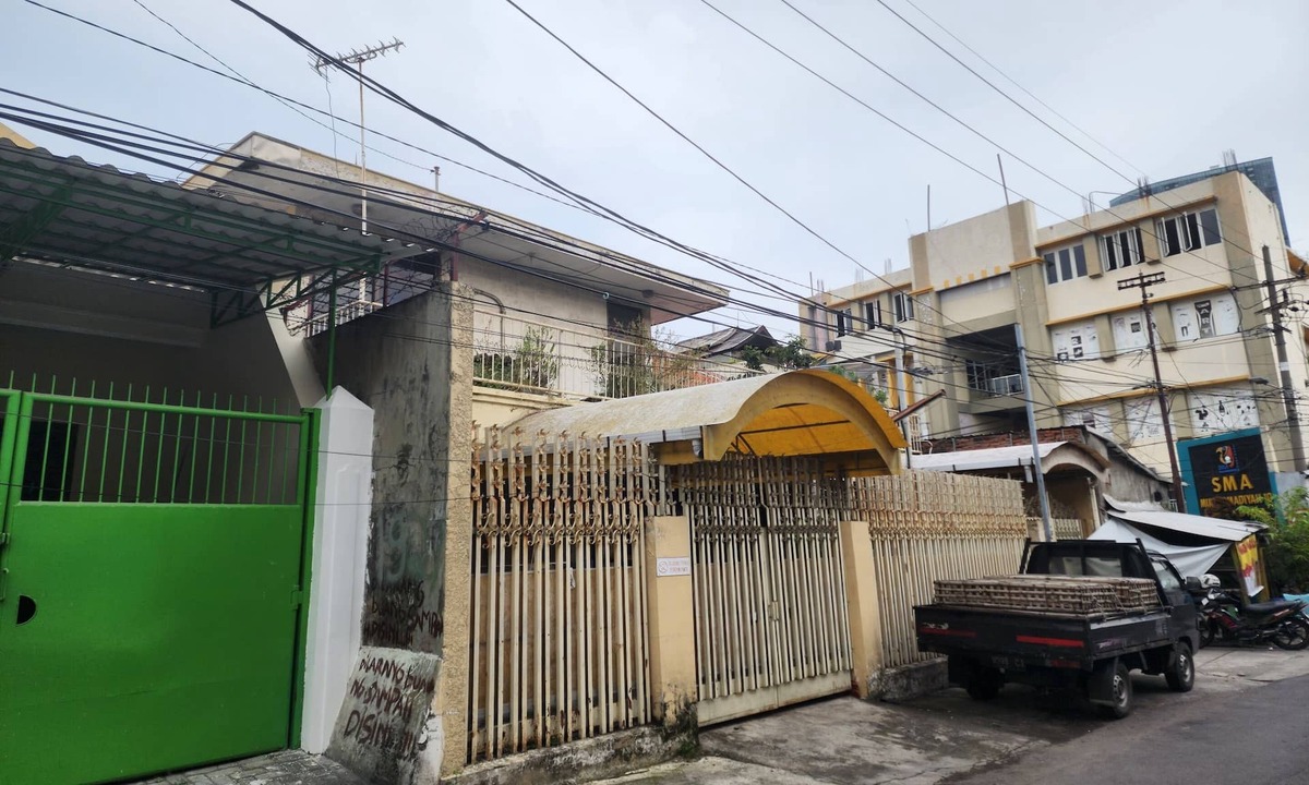 Surabaya Hotel | OYO 93863 Dv Homestay Syariah Genteng