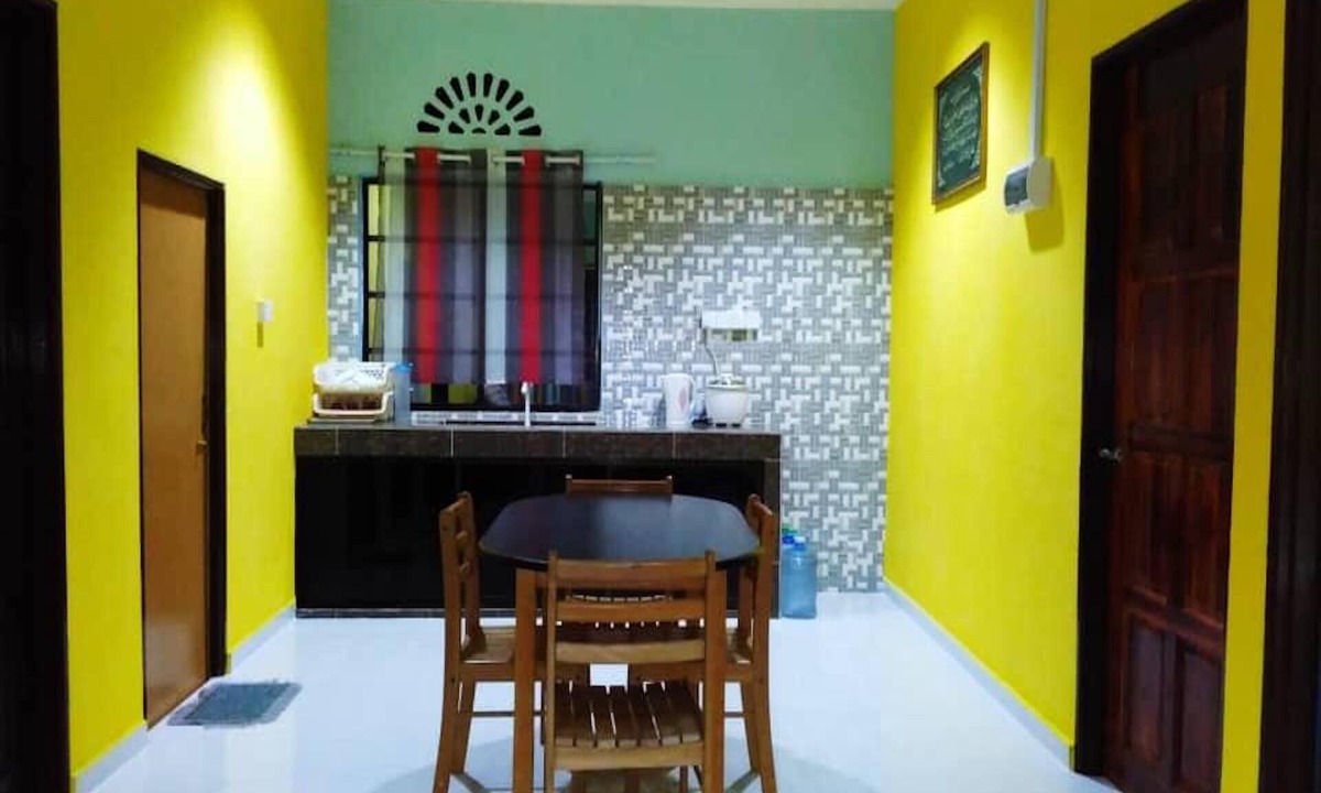 Kampong Raja House | OYO Homes 90590 Mazhomestay