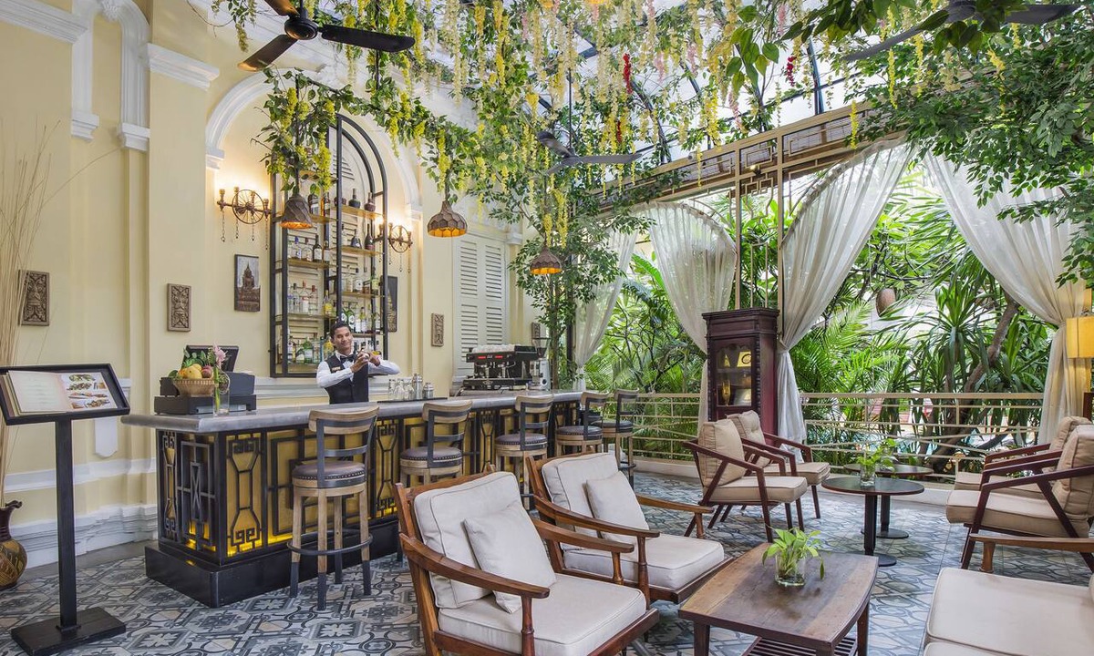 Daun Penh Hotel | Palace Gate Hotel & Resort by EHM