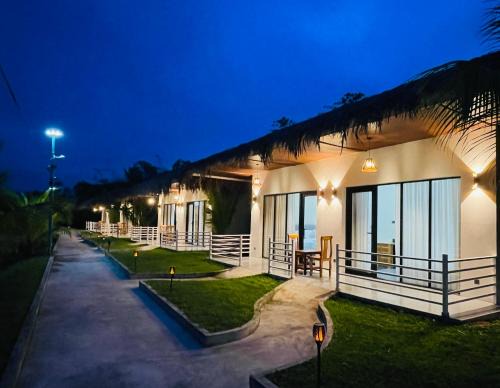 Kampot Resort | PalmTown Boutique & Suites