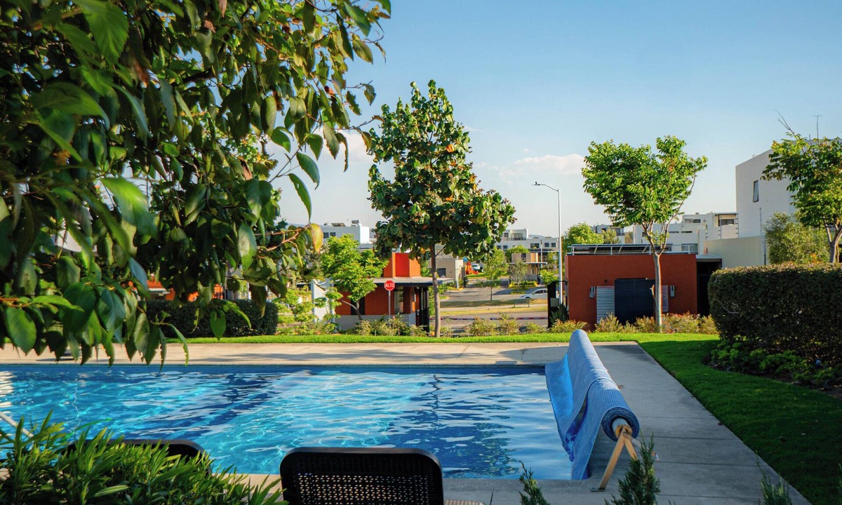 Tlajomulco de Zuniga House | Paraiso Azul: Pool, Lake and 24/7 Security. Guadalajara South in Adamar