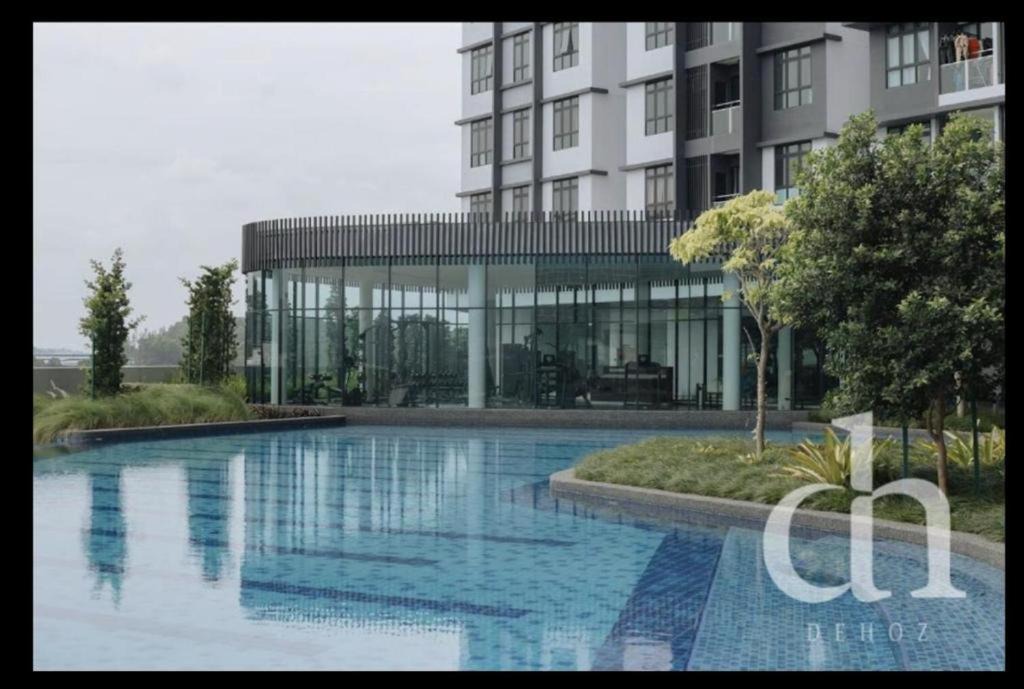 Kampung Bukit Dukong Apartment | Parkland Residence B11 by Dehoz Suites