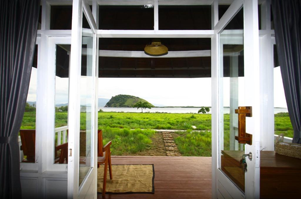 Sumbawa Barat Hotel | PASERANG PARIRI PARADISE