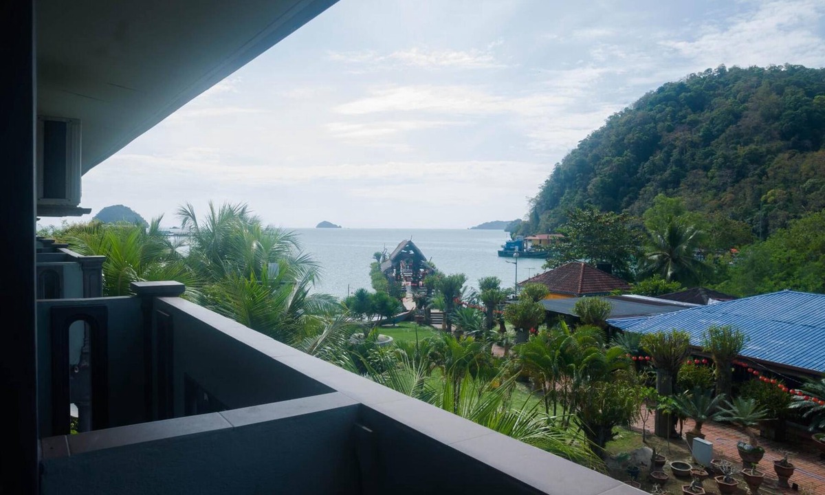Kuah Hotel | Penarak Bamboo Beach Motel