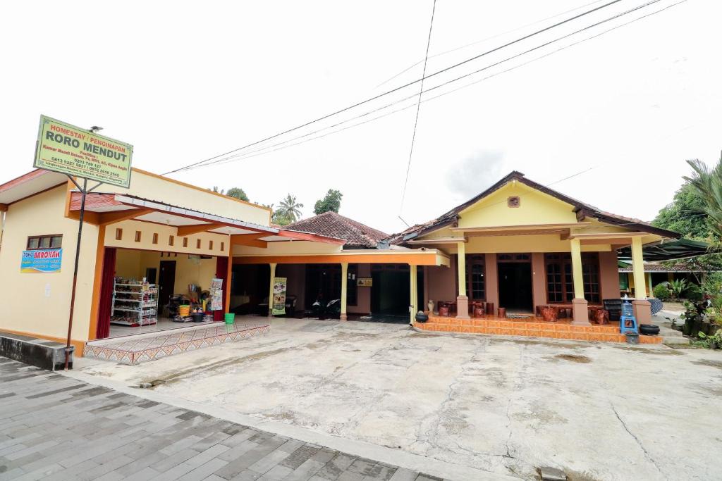 Mendut Hostel | Penginapan Roro Mendut Syariah