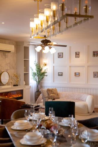 Old City Villa | Penthouse The Olaf at Chiang Mai's Old Town Suandok Gate I Entire Villa Booking I 4 Bedrooms I