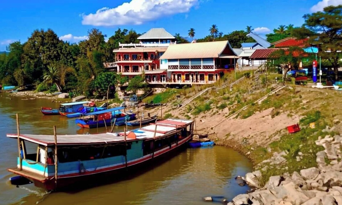 Bokeo Province Hotel | Phonevichith Riverside Hotel Houayxai