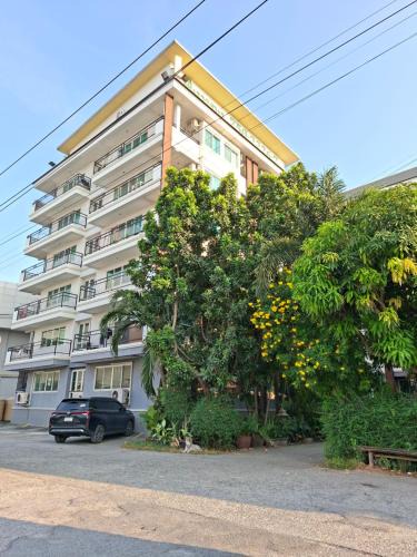 Bang Phli Apartment | Phuengthong Building Mega Bangna