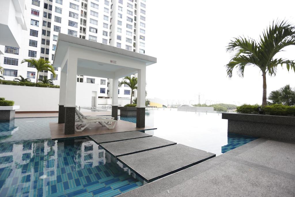 Taman Abad Apartment | Pinnacle Tower by Desire Home