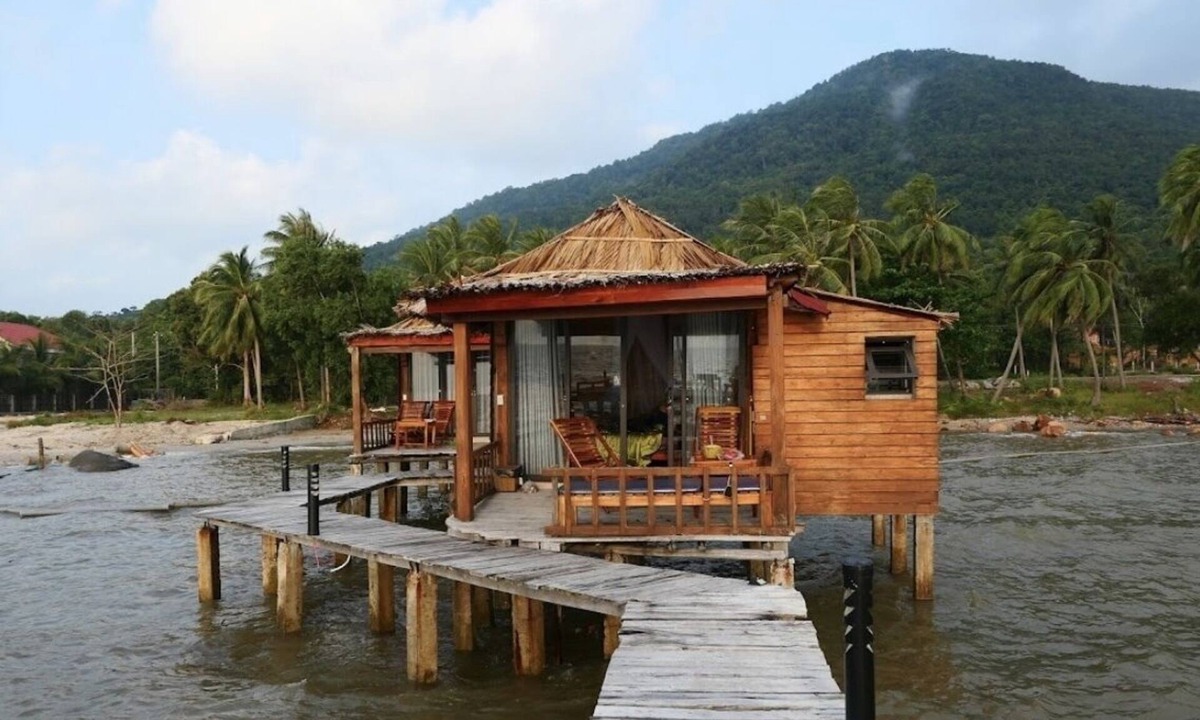 Ham Ninh Cottage | Pirate Guesthouse-private beach-Resort Access