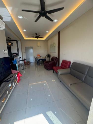 Puchong Apartment | Pool View LBS Skylake Residence by Syida Ramli