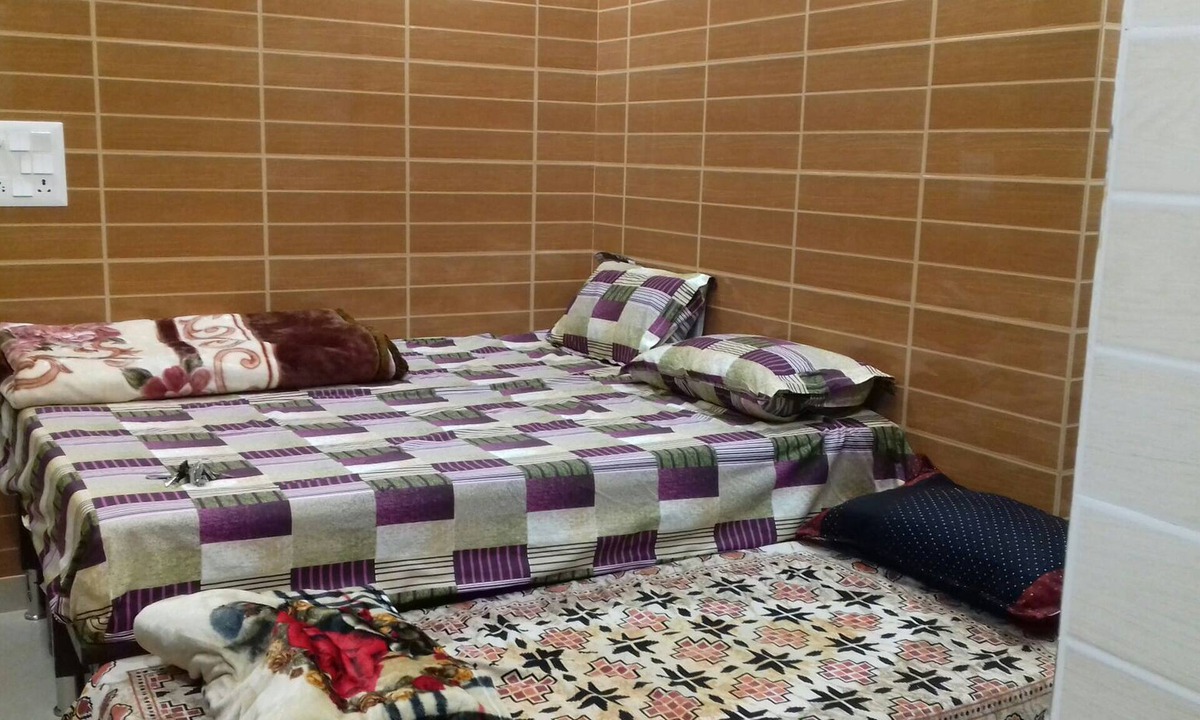Lajpat Nagar Hotel | Posh, Safe Foreigner Area Lajpat Ngar Luxury Room