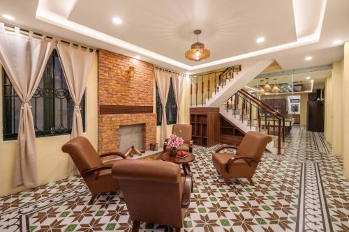 An Hai Đong Villa | Private 4BR Villa with Sauna, Pool Table, only 5 minutes to My Khe Beach with Sauna, Pool Table