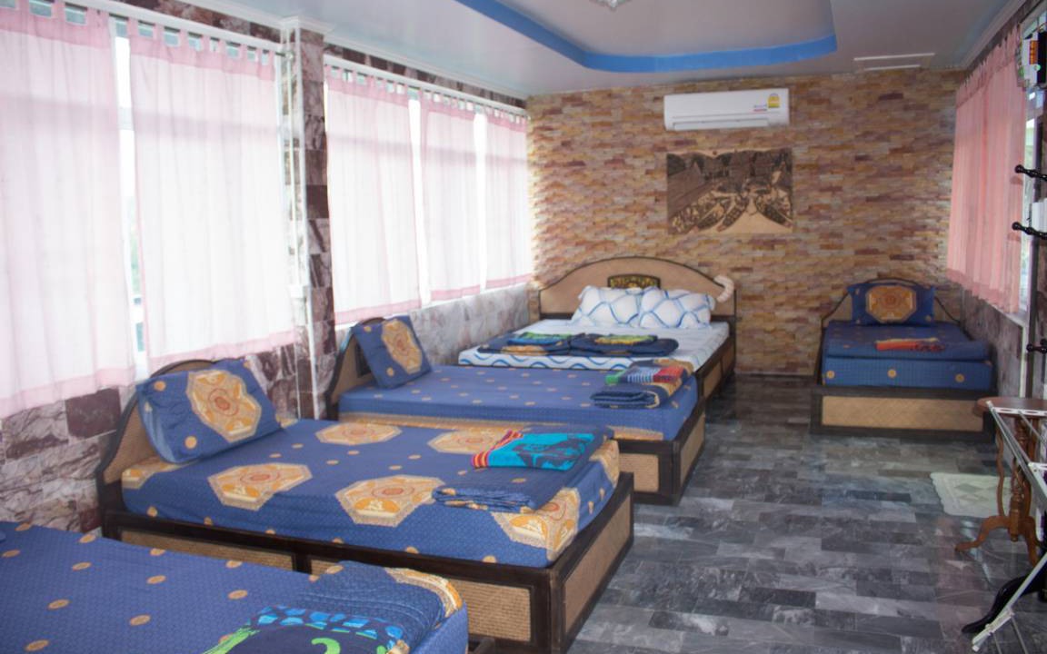 Phrom Buri Resort | Private room ∙ 5 guests
