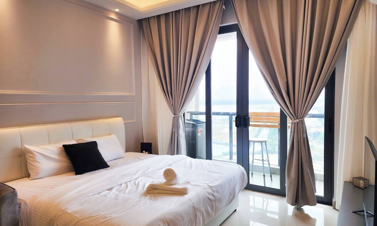 Central District Condo | R & F Princess Cove CK Homestay
