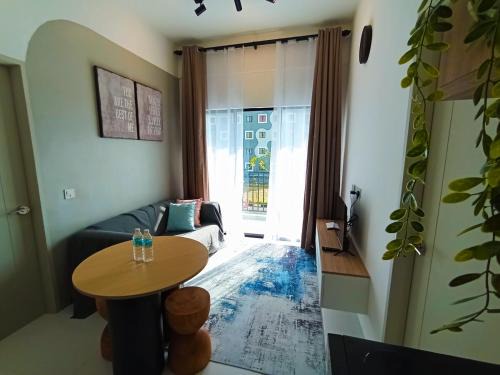 Bota Apartment | Radif Homestay Seri Iskandar with Balcony#2