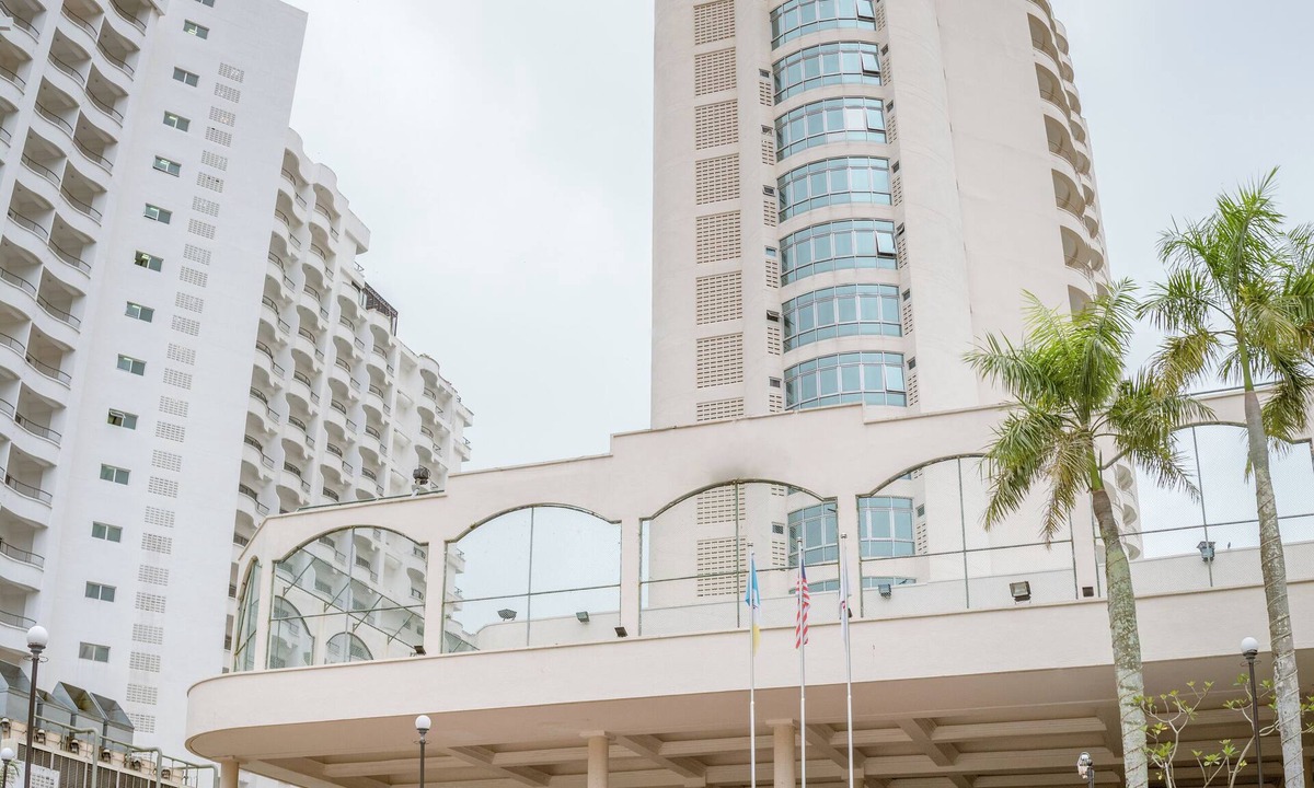 Tanjung Bungah Apartment | Rainbow Paradise Beach Resort by LWE
