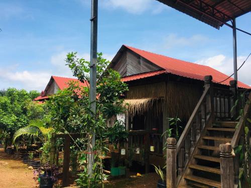 Ban Lung Cabin | Ratanakiri Farmhouse & Trekking