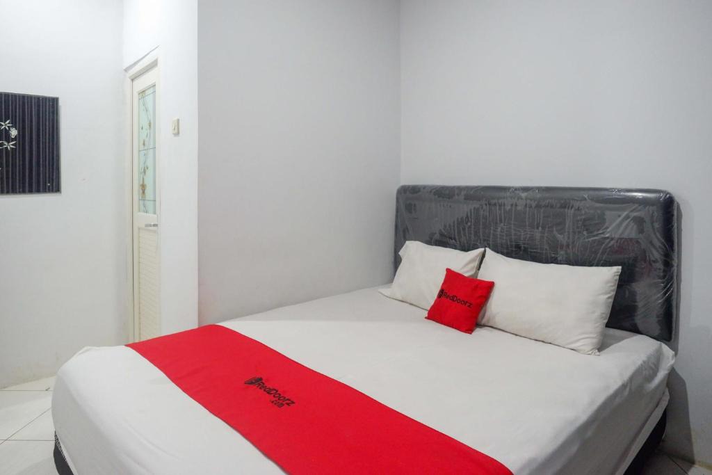 Baturaden Resort | RedDoorz At Jalan Raya Baturaden