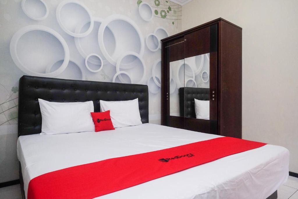 Mertoyudan Hotel | RedDoorz @ Griya Bougenville Magelang