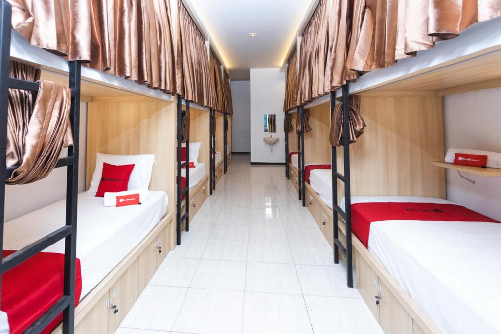 Klojen House | RedDoorz Hostel @ Malang City Center 2