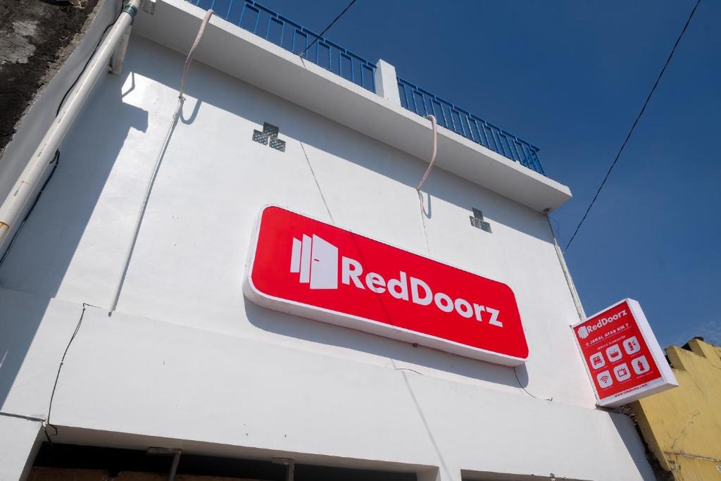 Sinduadi Hotel | RedDoorz @ Jakal Atas KM 7