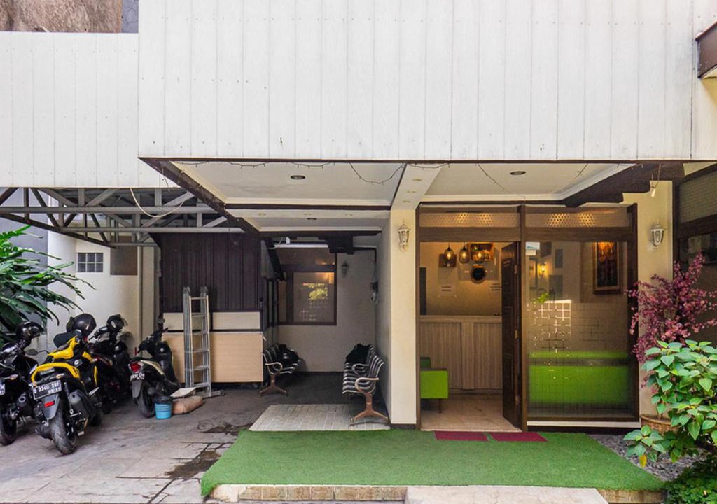Astana Anyar House | RedDoorz near Alun Alun Bandung 2