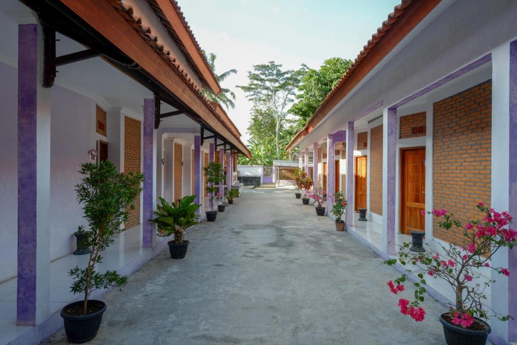 Demangsari House | RedDoorz near Goa Jatijajar 2