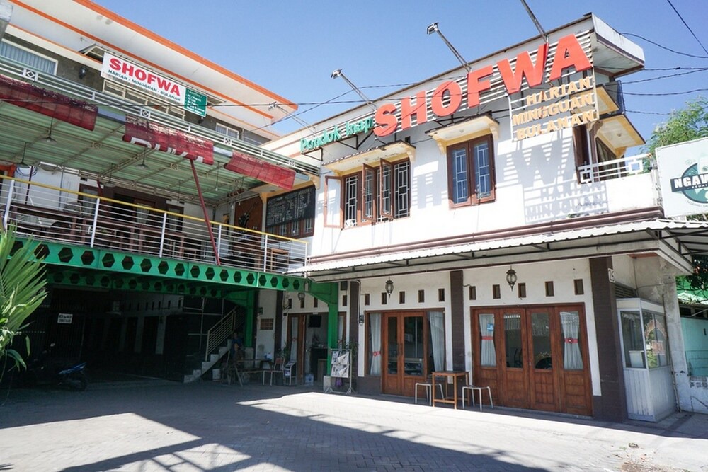 Sedati Hotel | RedDoorz Near Juanda International Airport 2