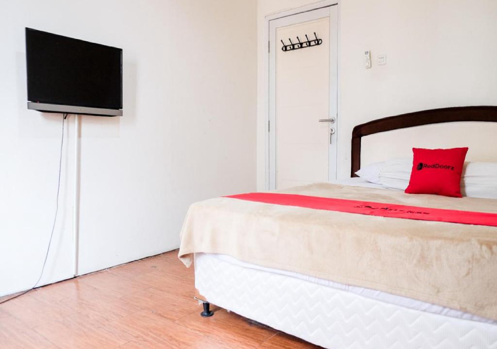 Bogor Tengah House | RedDoorz near Kebun Raya Bogor 2